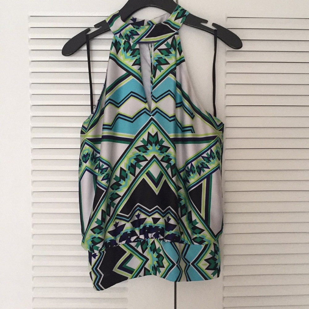 Bebe keyhole sleeveless blouse
